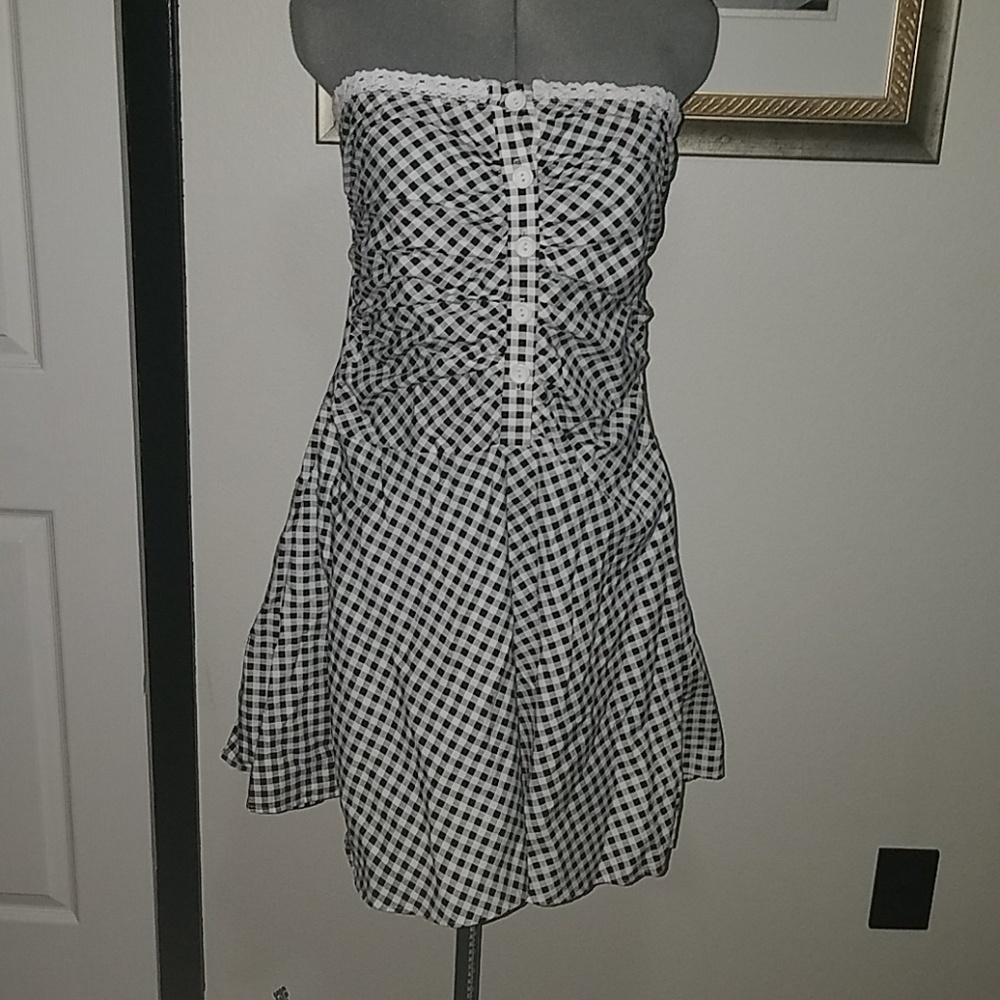 Gingham strapless dress